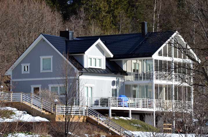 En mix av dubbelfalsning och tegelprofil